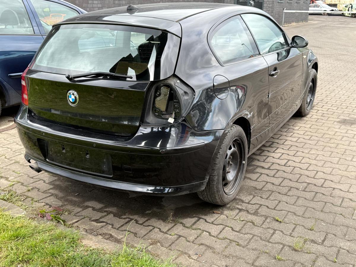 BMW 1er E81 original Stoßstange Stoßfänger vorn 475 Blacksaphire Facelift BJ07